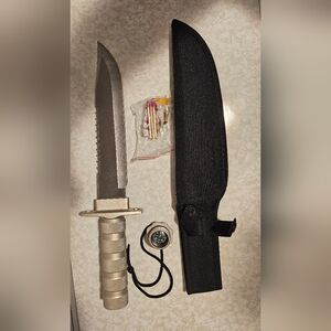Rambo style survival knife. With case